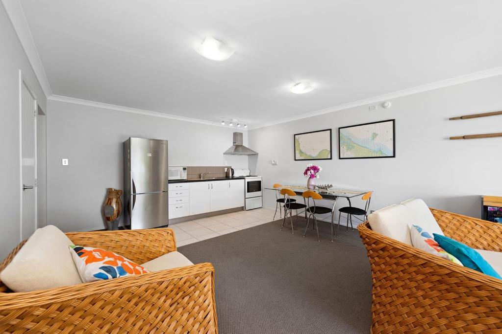 The Sandcastle - Papamoa Holiday Apartment Eksteriør bilde